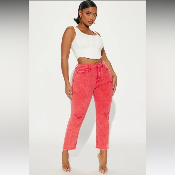 Stay In The Moment Distressed Cropped Stretch Mom Jean| Color Red| NEW/NWT!!♥️♥️ - Picture 1 of 5